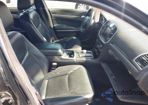 2018 Chrysler 300 Touring из США, поврежденный, VIN 2C3CCAAG8JH177080